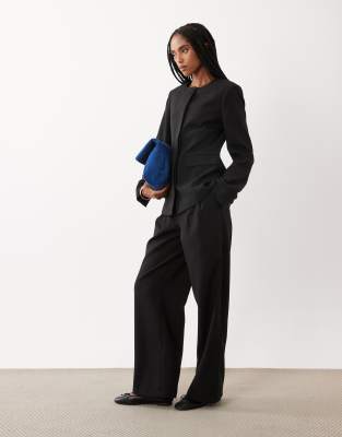 4th & Reckless Tailored Pleat Front Straight Leg Pants In Black