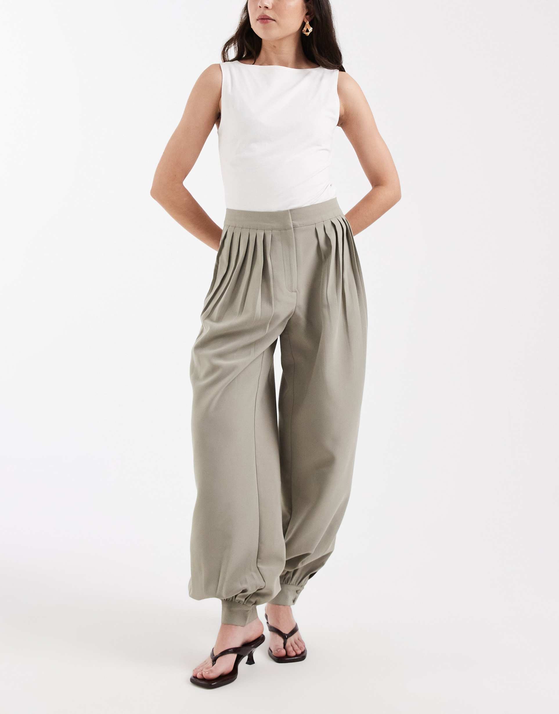 4th & reckless tailored pleated front balloon leg pants in sage green
