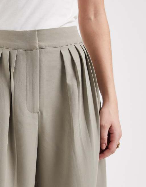 4th & Reckless tailored pleated front balloon leg pants in sage green, 5 of 5