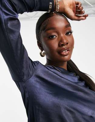 Top di raso a maniche lunghe blu navy arricciato in coordinato - 4th&Reckless Tall Camicia donna  - immagine2