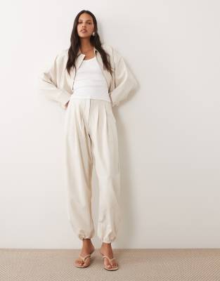 4th & Reckless Textured Balloon Leg Pants In Neutral