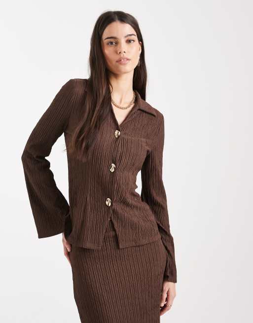 4th & Reckless textured rib collared long sleeve gold button through top and midaxi skirt co-ord in chocolate, 2 of 3