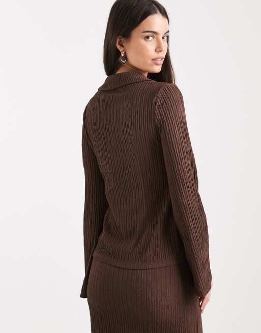 4th & Reckless textured rib collared long sleeve gold button through top in chocolate (part of a set), 2 of 4