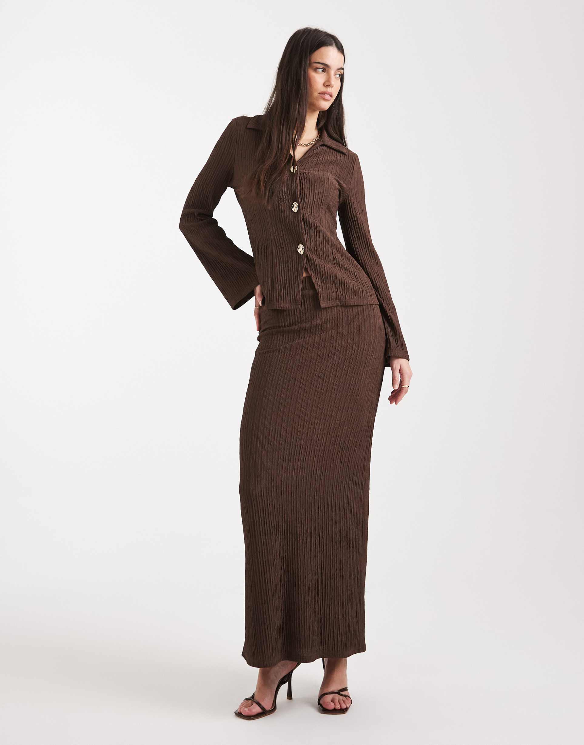 4th & reckless textured ribbed high waisted maxi skirt in chocolate - part of a set