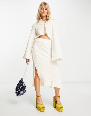 4th & Reckless textured side spilt skirt co ord in cream  - ASOS Price Checker