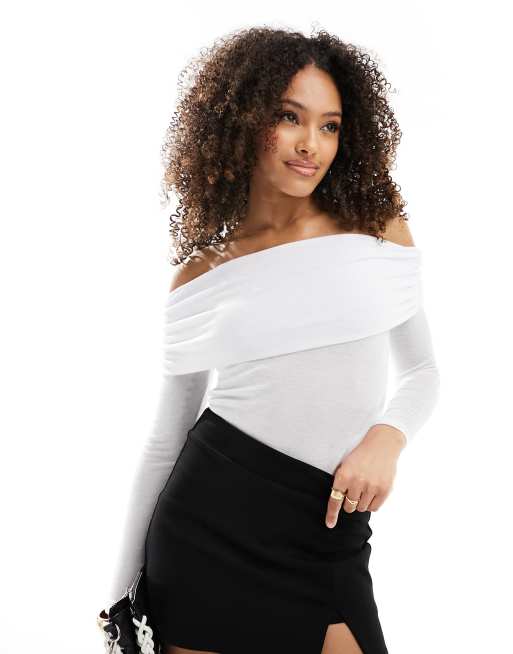 4th & Reckless - Top a maniche lunghe bianco con scollo bardot arricciato