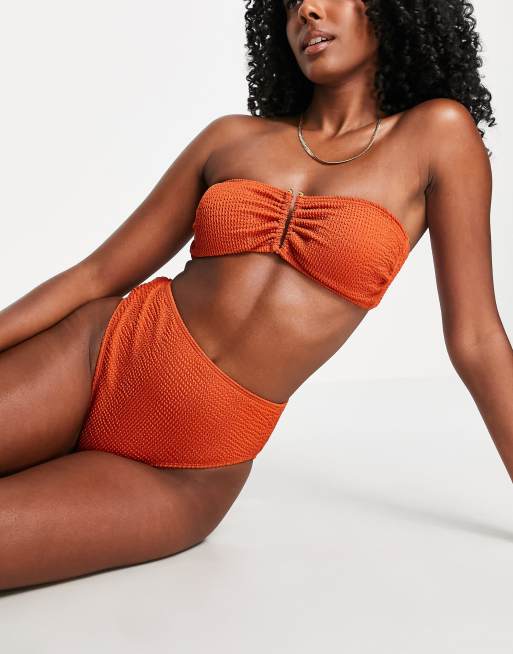 4th & Reckless - Top bikini a fascia in tessuto stropicciato arancione con anello a U, 3 di 4