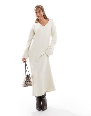 4th & Reckless - Vestito maglia lungo color crema in misto lana soffice con scollo a V - view 1