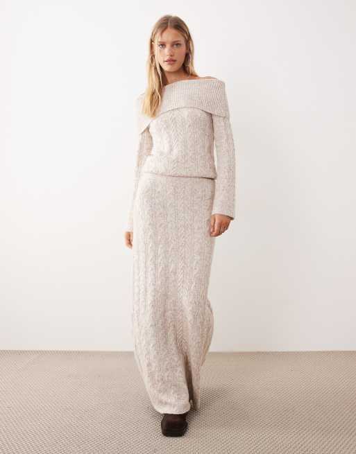 4th & Reckless wool feel deep bardot cable knit jumper co-ord in oat, 2 of 4