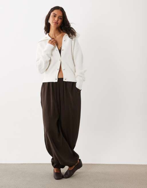 4th & Reckless wool feel fluffy knit foldover collar detail cardigan in cream, 2 of 4
