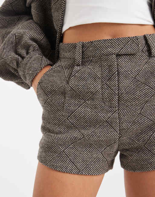 4th & Reckless wool feel tailored pleat front micro shorts in brown herringbone check (part of a set), 4 of 5