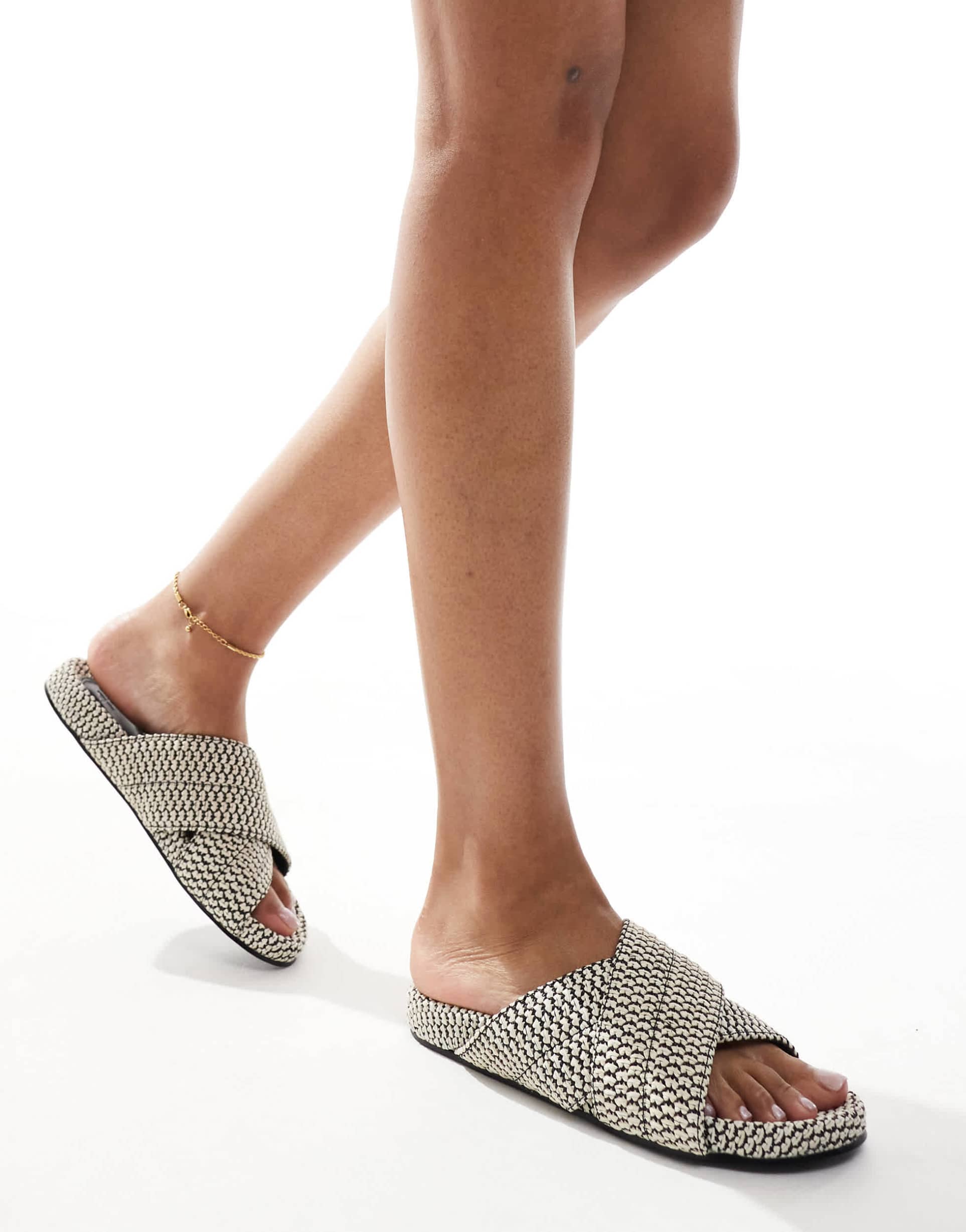 4th & reckless woven crossover strap flat sandals in mono