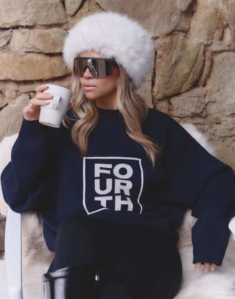 4th & Reckless x Felicia Wedin - Apres Ski - Maglione blu navy con logo jacquard in coordinato - view 1