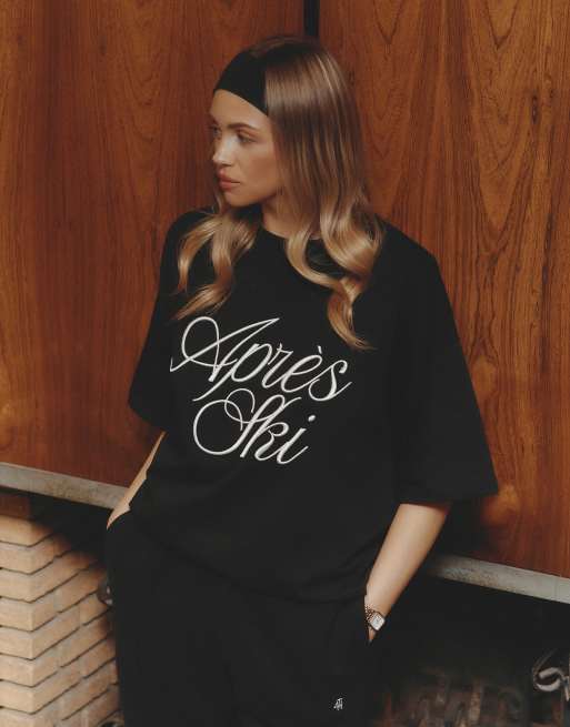 4th & Reckless x Felicia Wedin - Apres Ski - T-shirt oversize nera con scritta ricamata “Après Ski”