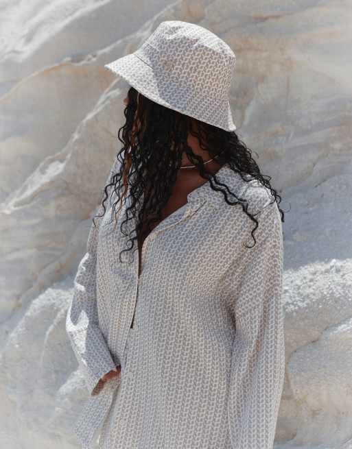 4th & Reckless x Loz Vassallo - Alice - Bucket hat van linnen in crème en wit, 3 van 4