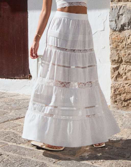 4th & Reckless x Luana Barron - Gonna lunga da spiaggia a balze bianca in misto lino con inserti in pizzo in coordinato, 2 di 4