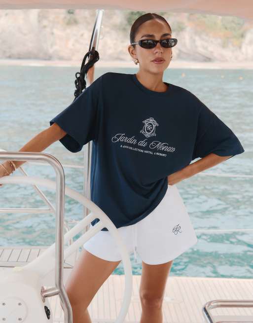 4th & Reckless x Luana Barron – Maison – T-Shirt in Marineblau mit aufgesticktem Logo