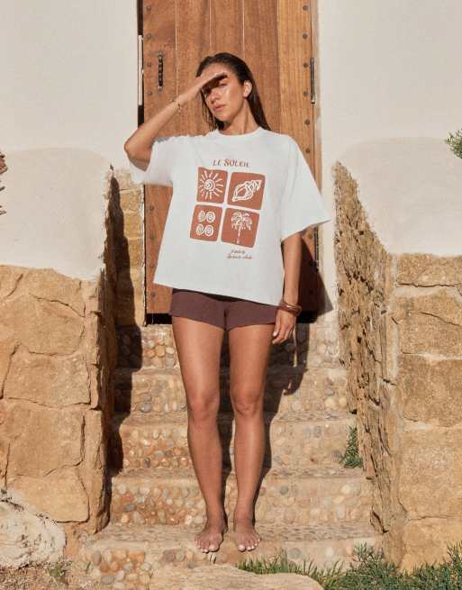 4th & Reckless x Luana Barron – Oversize-T-Shirt aus Baumwolle in Wollweiß mit „Le Soleil“-Grafik, 3 von 4