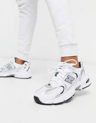 sneakers i hvid fra New Balance ASOS