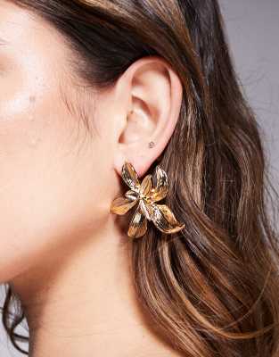 Shop 8 Other Reasons 18kt gold plated lotus flower statement stud Online – Trendy & Affordable Fashion