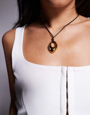 chunky pendant cord necklace in 18k gold plated