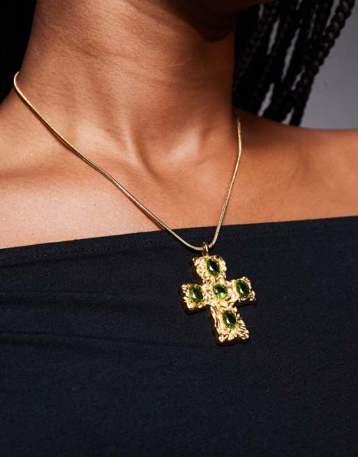 8 Other Reasons - Collana con ciondolo a croce placcato oro 18 carati effetto fuso con pietre verdi