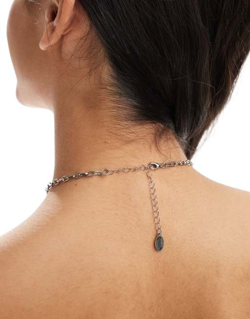 8 Other Reasons - Collana placcata rodio con ciondolo a croce grande , 2 di 4
