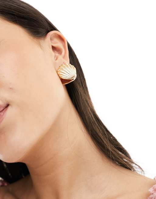 8 Other Reasons - Orecchini a bottone appariscenti placcati oro 18 k a forma di conchiglia , 4 di 4
