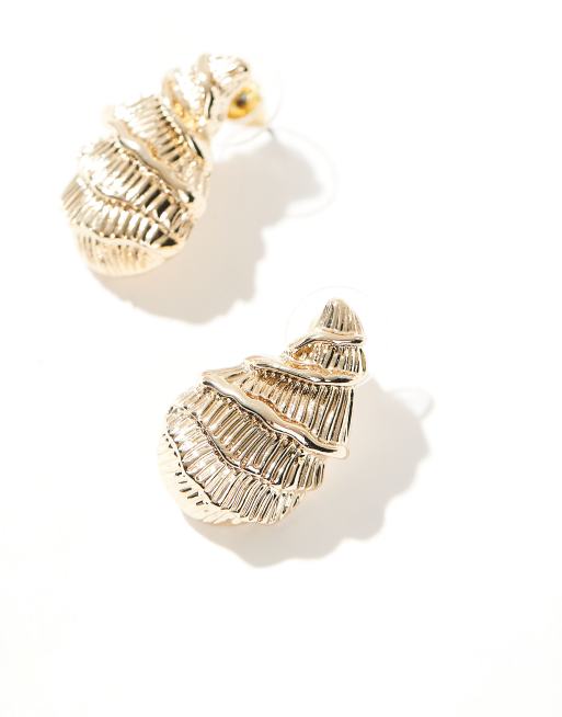 8 Other Reasons - Orecchini appariscenti a forma di conchiglia placcati oro, 2 di 4
