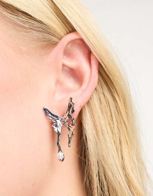 8 Other Reasons - Orecchini color argento a forma di farfalla effetto metallo fuso