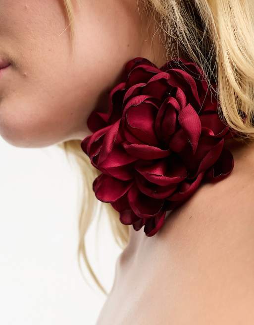 8 Other Reasons - Statement ketting van touw met rozencorsage in donkerrood, 2 van 4