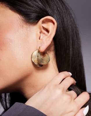 textured hoop earrings in 18k gold plated