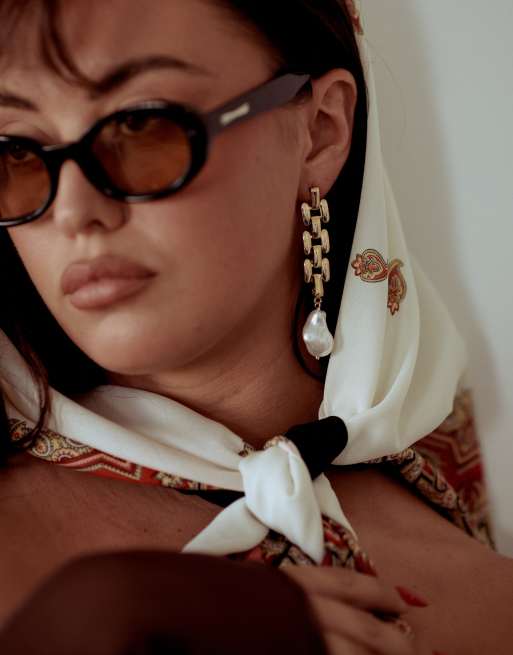 8 Other Reasons x Millie Hannah - Boucles d'oreilles pendantes en plaqué or 18 carats à maillons et perles fantaisie