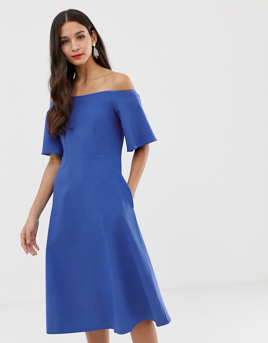 A-formet offshoulder-kjole fra Closet-Blå
