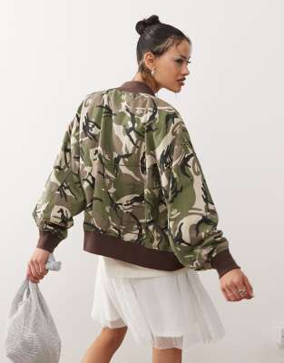 AAPE by A BATHING APE - Bomberjacke mit Tarnmuster in Khaki-Grün