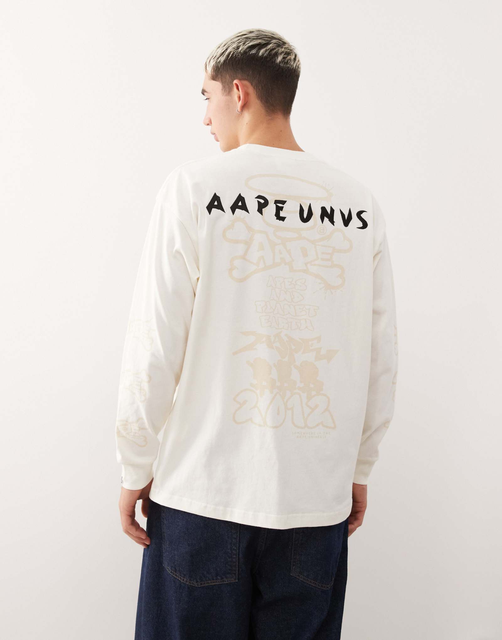 Облегающая футболка с длинным рукавом Aape by A Bathing Ape темно-белого цвета с принтом на рукавах и расположением тела