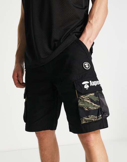 AAPE By A Bathing Ape Cargo Shorts in Schwarz ASOS