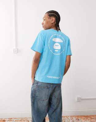 AAPE By A Bathing Ape – Jasnoniebieski T-shirt z nadrukiem z logo na plecach - view 1