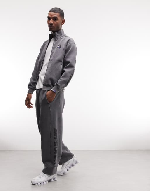 Aape By A Bathing Ape - Co-ord set in zwart met wassing, 2 van 3