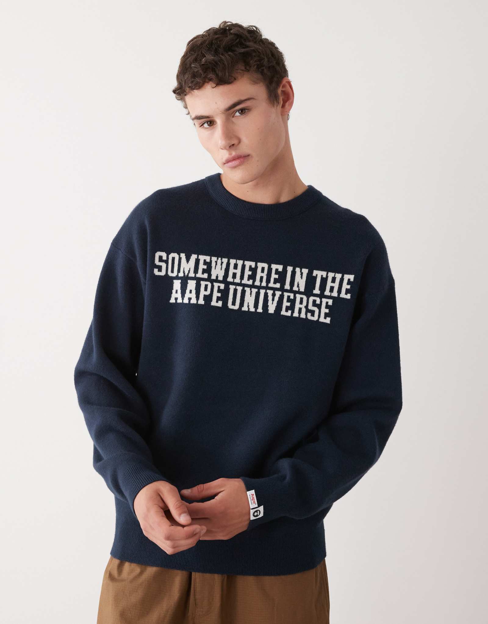 Вязаный свитер Aape by A Bathing Ape темно-синего цвета с принтом логотипа на груди и спине