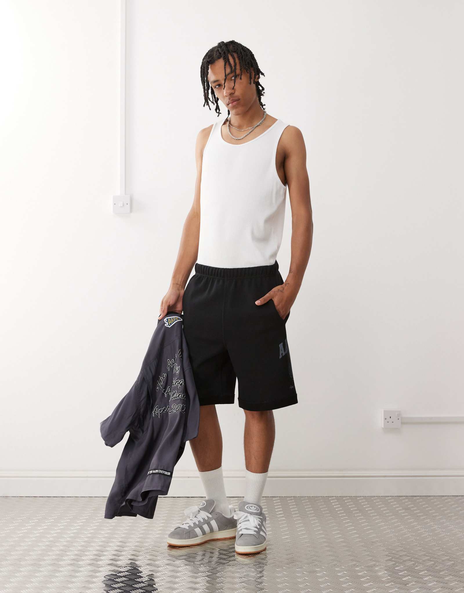Толстовка с логотипом Aape by A Bathing Ape и шорты из ткани черного цвета 