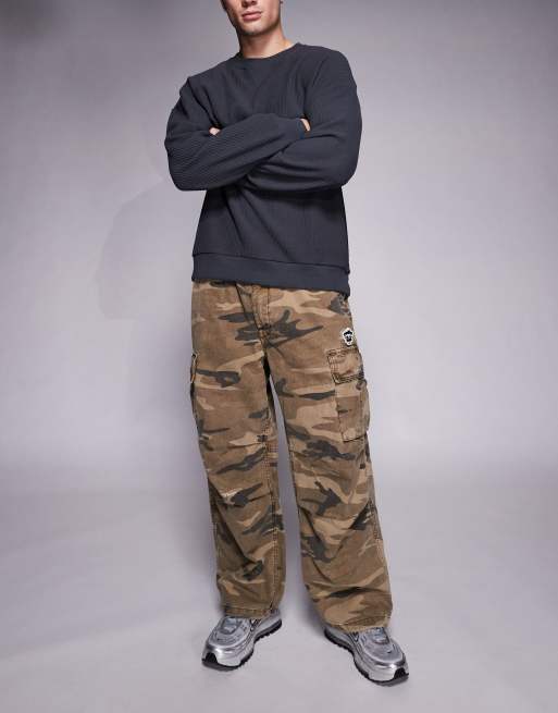 Aape By A Bathing Ape® - Losvallende cargobroek met camouflageprint in beige, 2 van 5