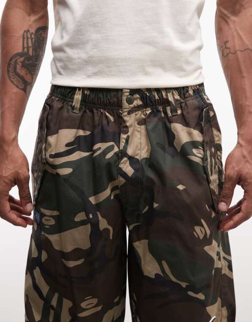 Aape by A Bathing Ape løstsiddende cargoshorts i camo, 4 af 5