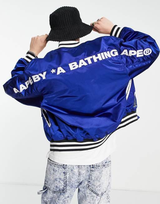 AAPE By A Bathing Ape – Marinblå bomberjacka i collegestil, 2 av 4