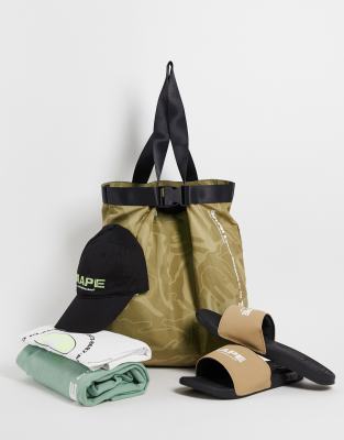 pe By A Bathing Ape Summer Happy Bag Mit Verschiedenen Produkten Asos
