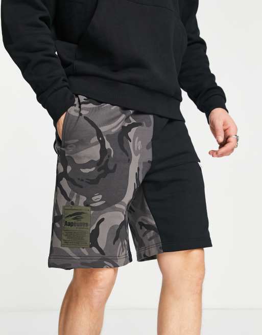 AAPE by A Bathing Ape - Sweatshort in multi camouflageprint in zwart