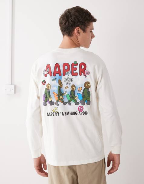 Aape by A Bathing Ape - T-shirt a maniche lunghe squadrata bianco sporco con stampa di personaggi che camminano sul retro - view 1