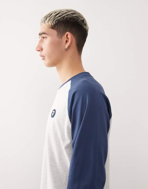 Aape by A Bathing Ape - T-shirt a maniche lunghe squadrata grigia e blu navy con maniche raglan, 4 di 5