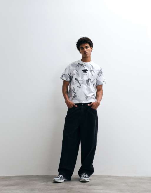 Aape by A Bathing Ape - T-shirt oversize bianca mimetica, 2 di 5