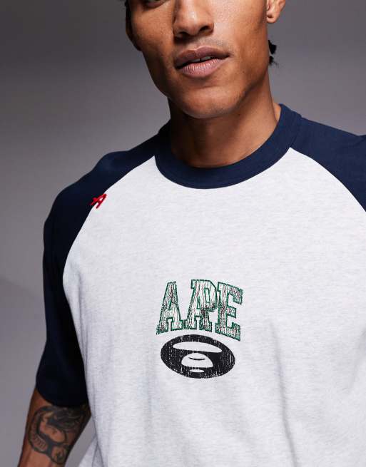 AAPE by A Bathing Ape - T-shirt oversize con maniche raglan grigia e blu con stampa sul retro, 5 di 5